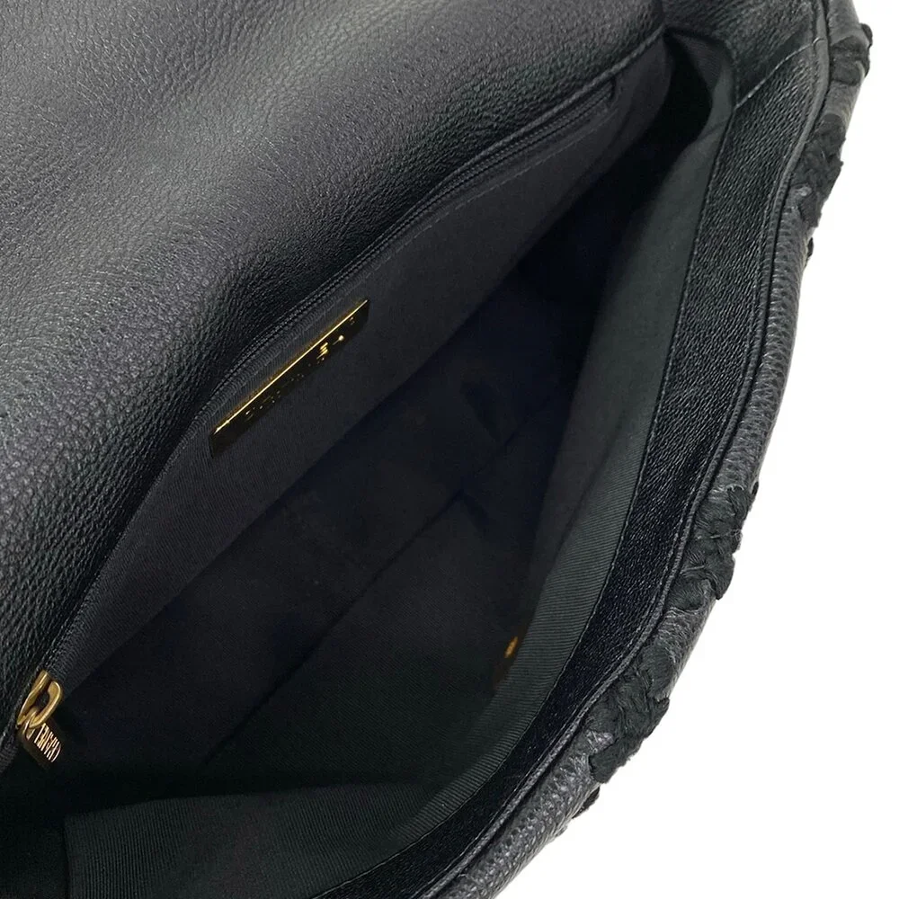 Chanel 19 Shoulder Bag AS1160